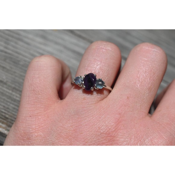 Amethyst engagement ring, Montana Sapphire, raw stone ring, alternative - Picture 2 of 5